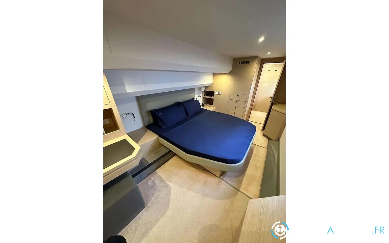 slider 13 Fountaine Pajot My 6
