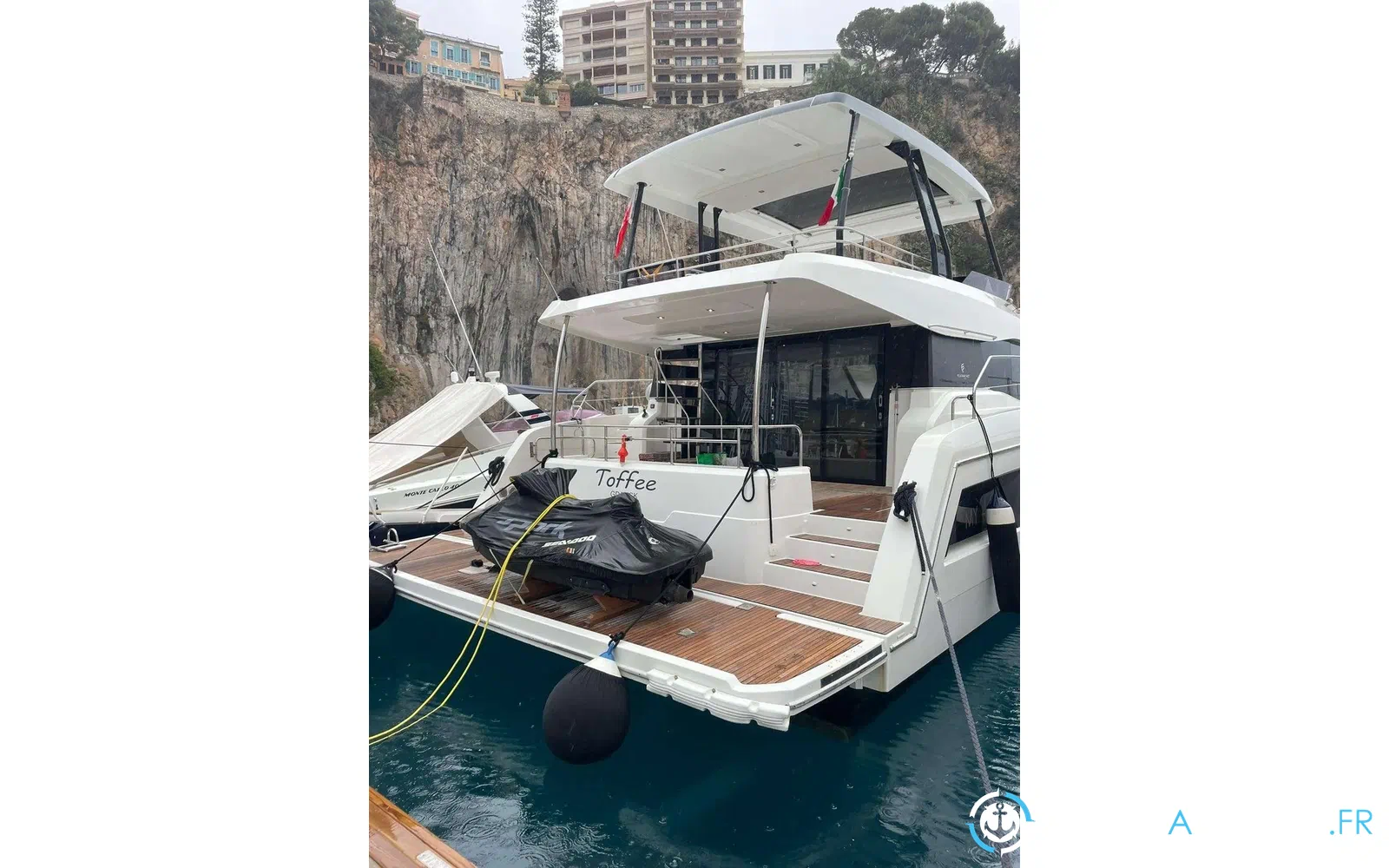slider 14 Fountaine Pajot My 6