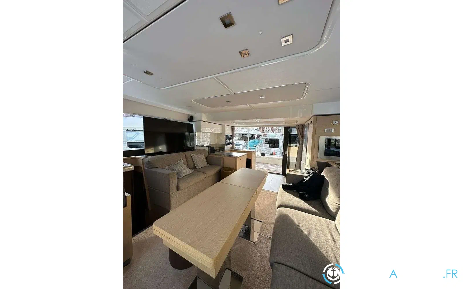 slider 5 Fountaine Pajot My 6