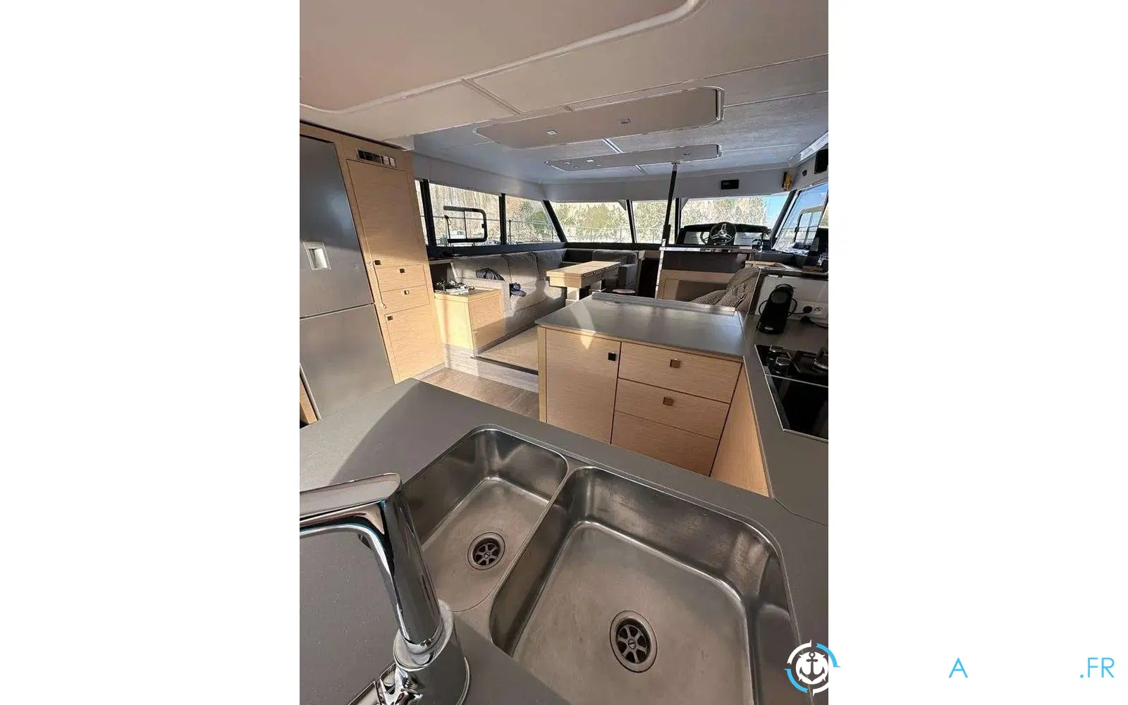 slider 6 Fountaine Pajot My 6