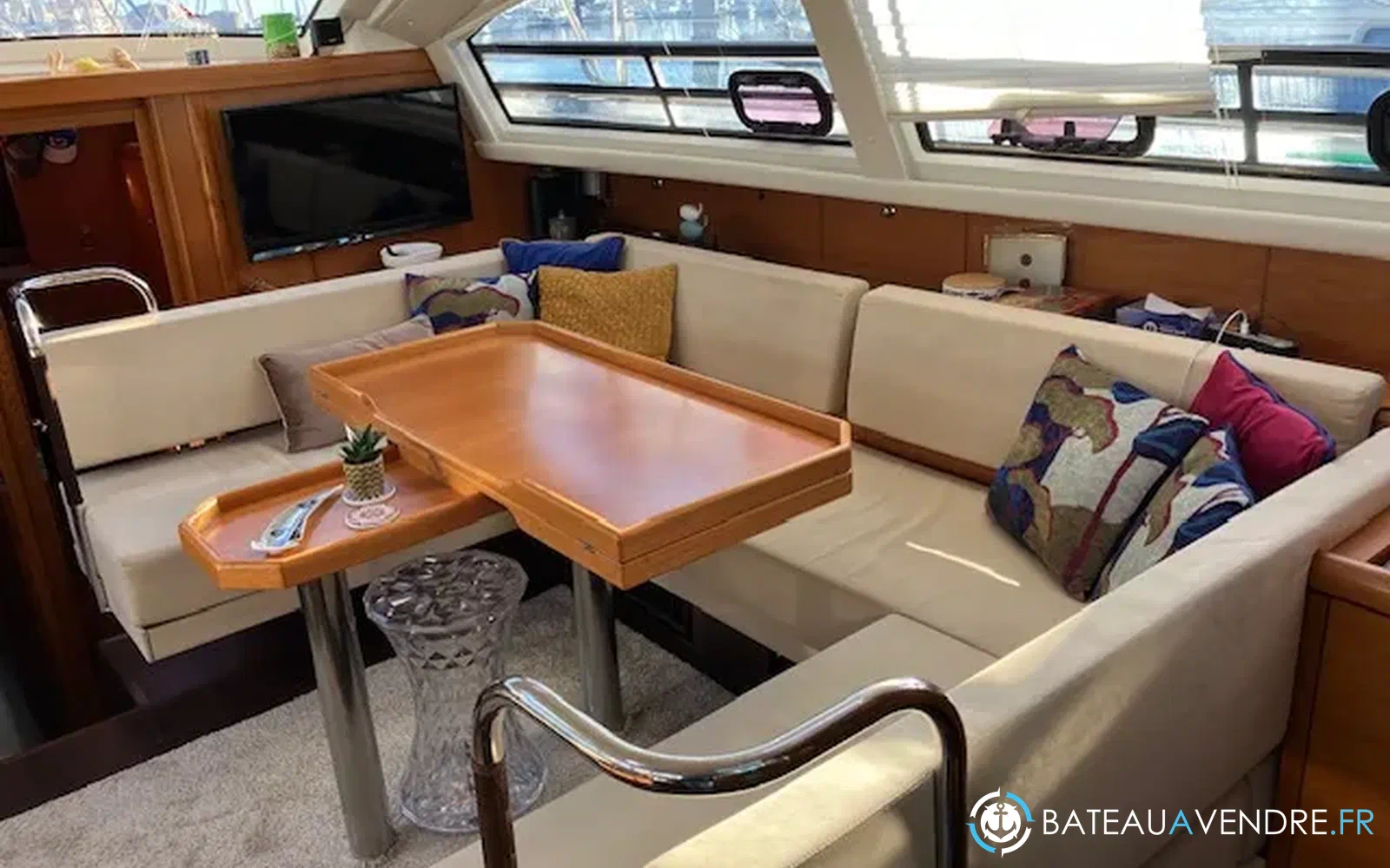 slider 12 Wauquiez Pilot Saloon 55