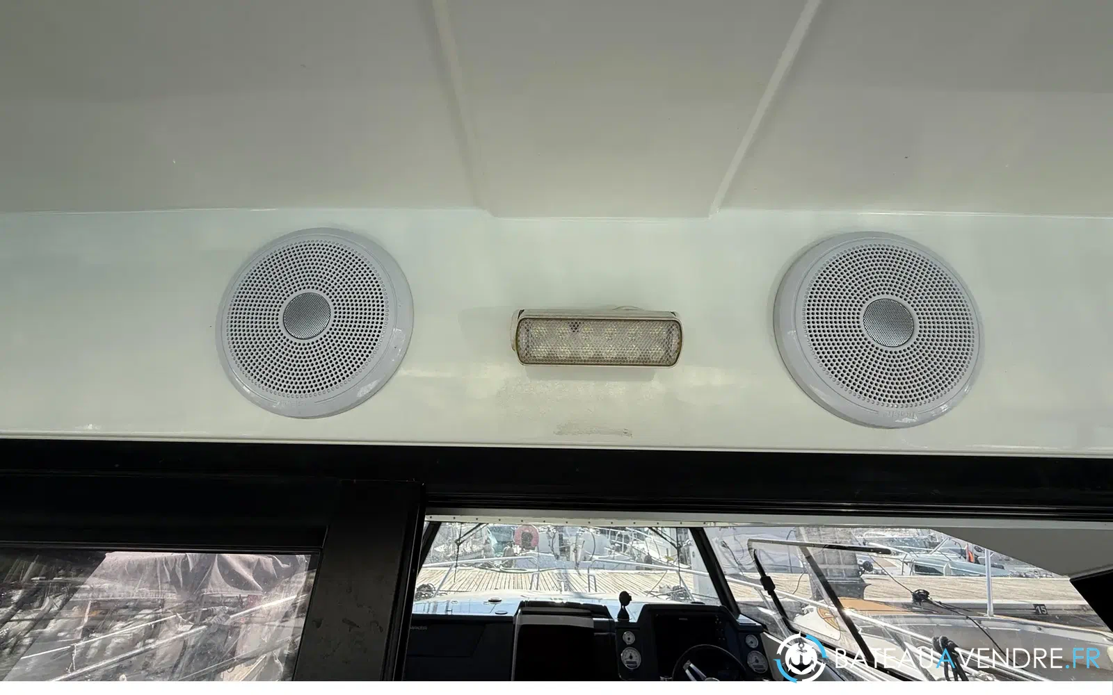 slider 24 Parker 790 Explorer