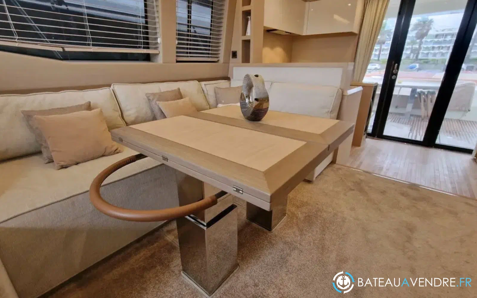 slider 12 Beneteau Monte Carlo 6