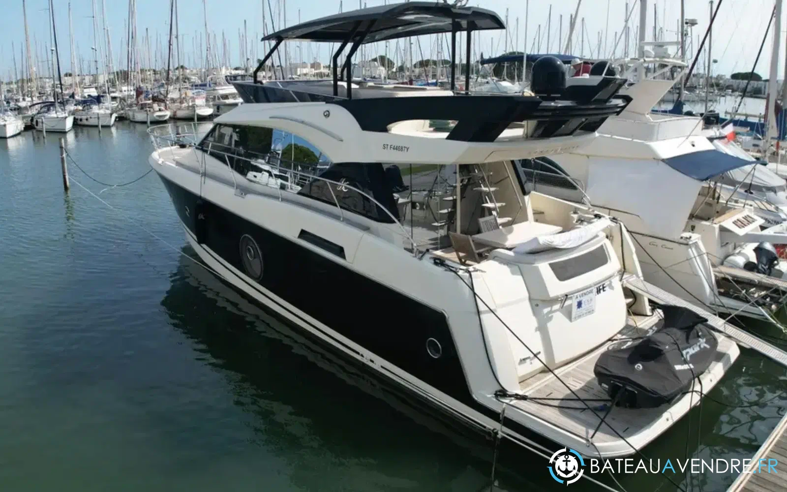 slider 2 Beneteau Monte Carlo 6