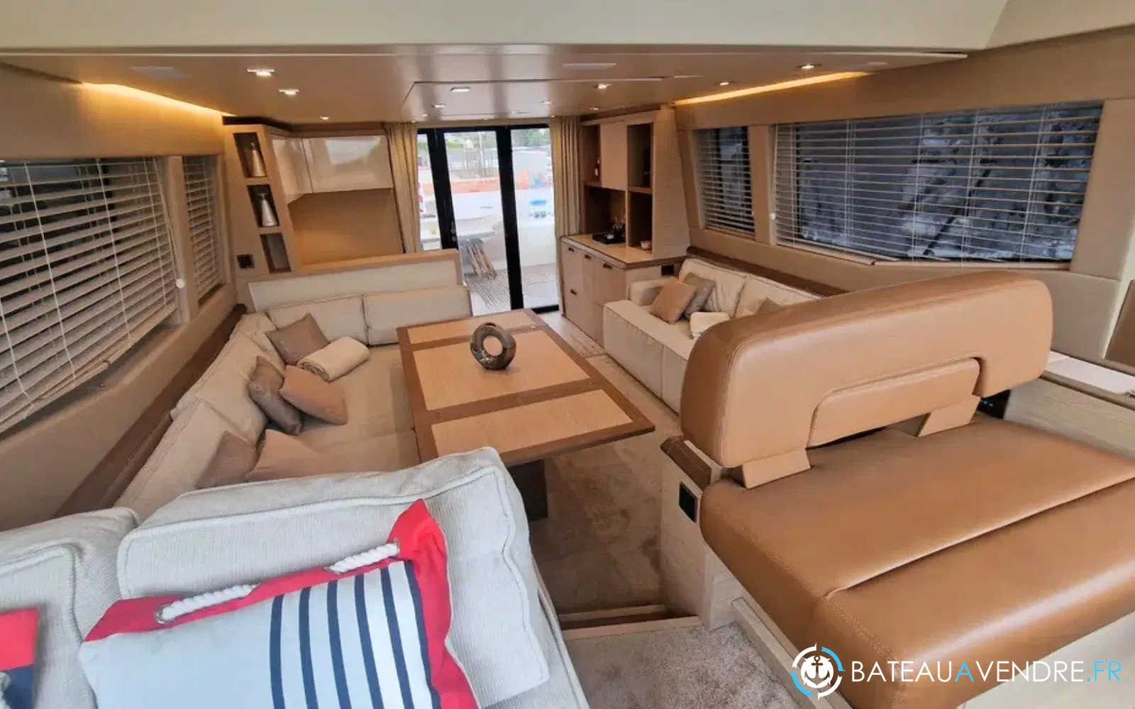slider 9 Beneteau Monte Carlo 6