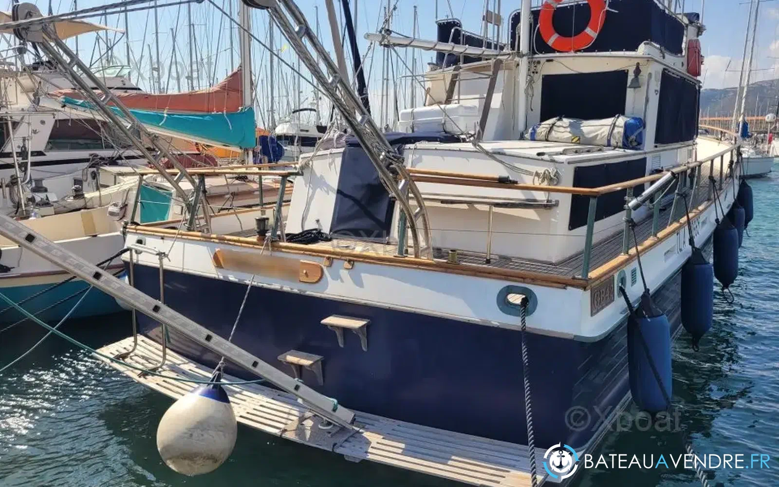 slider 3 American Marine Grand Banks 42 Classic