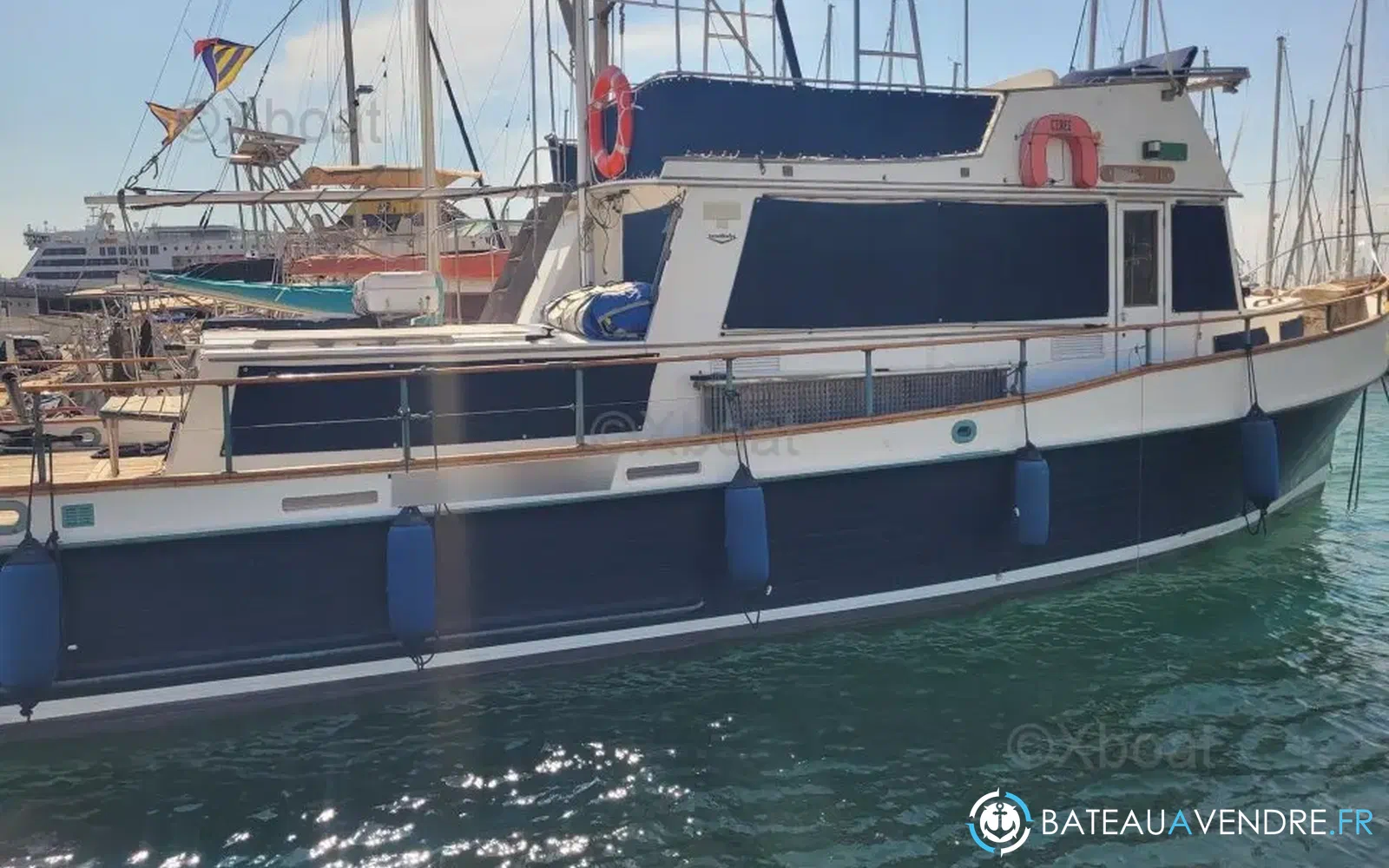 slider 4 American Marine Grand Banks 42 Classic