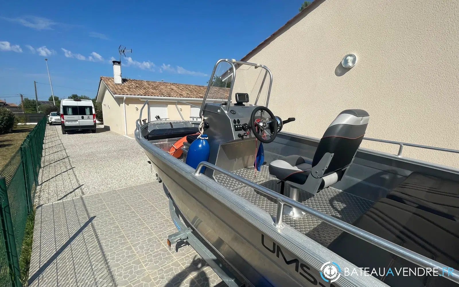 slider 1 UMS Tuna Boats UMS 485 CC