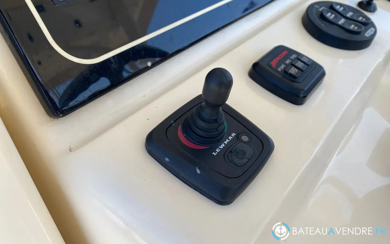 slider 10 Scout Boat 350 LXF