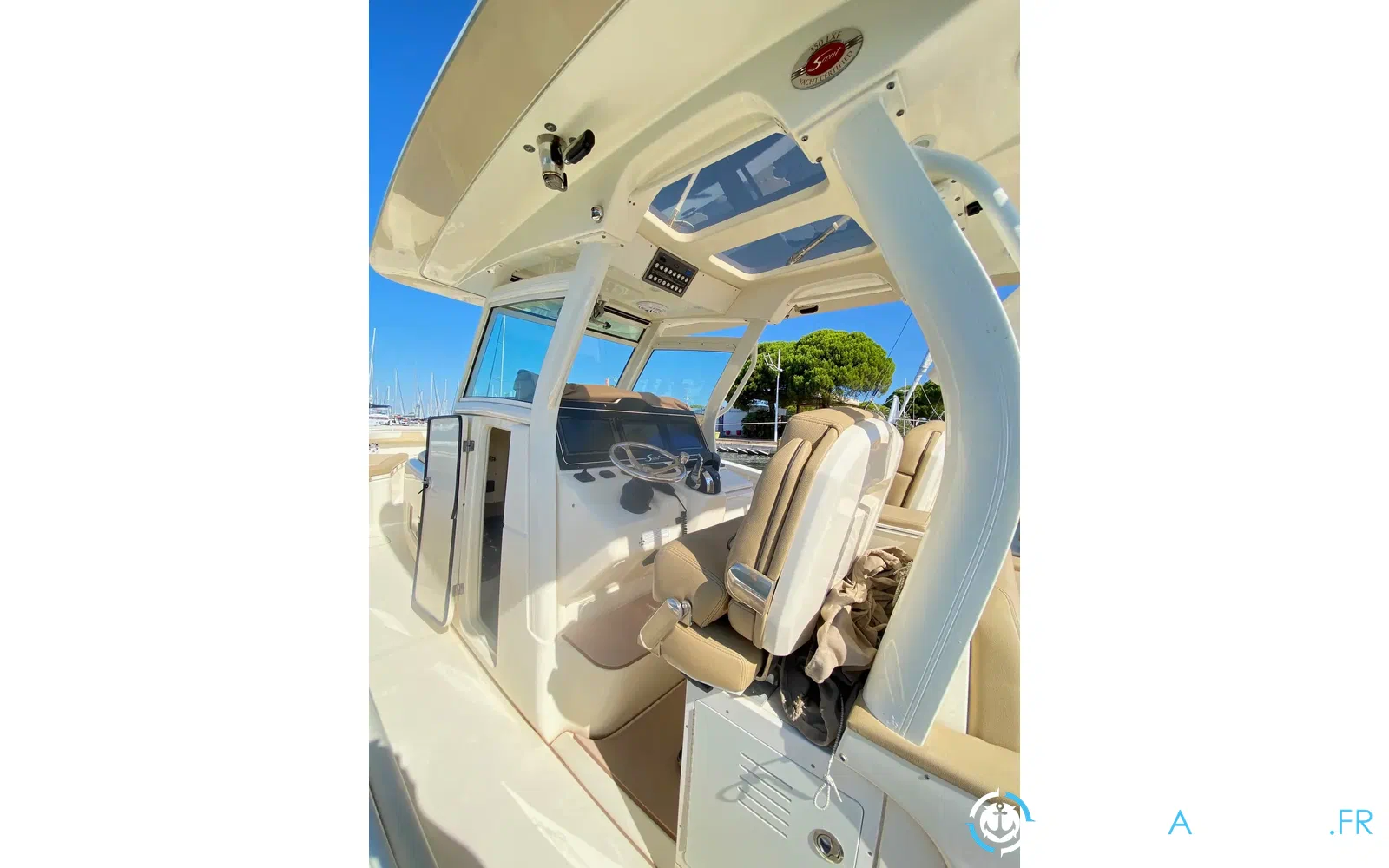 slider 3 Scout Boat 350 LXF