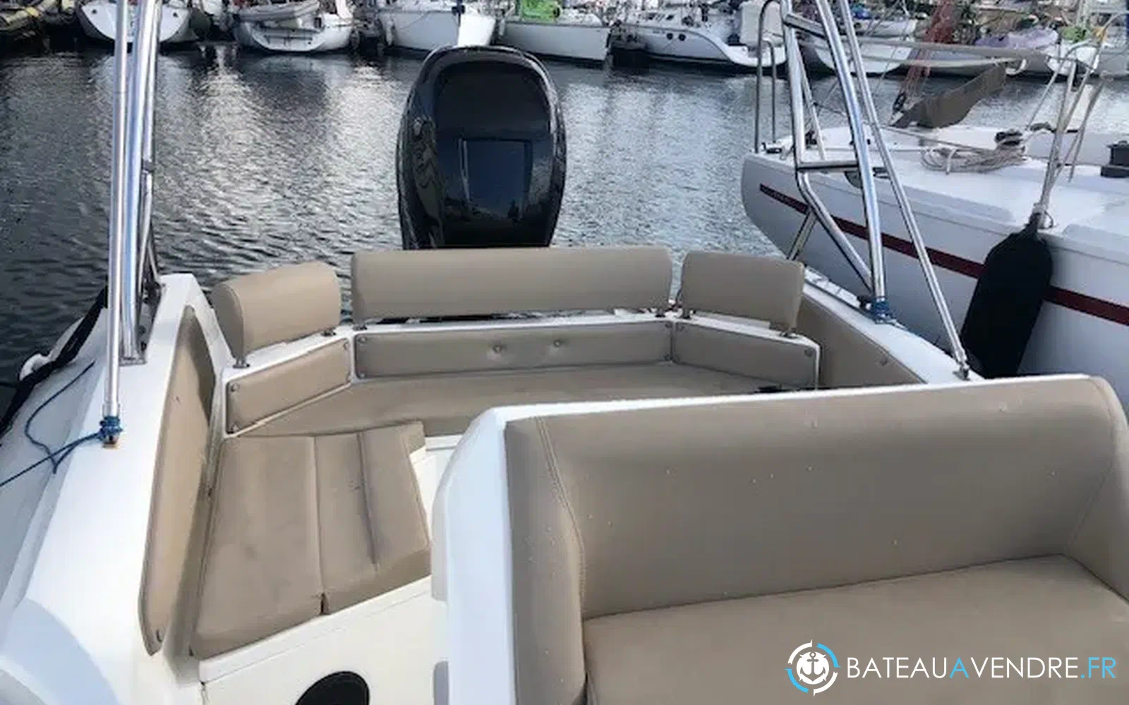 slider 10 Black Fin Elegance 8