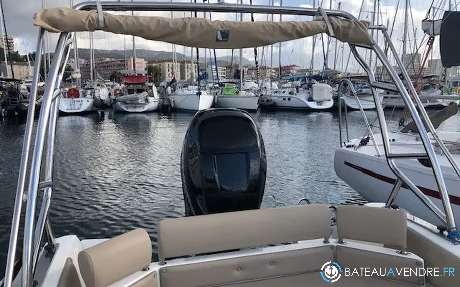 slider 12 Black Fin Elegance 8