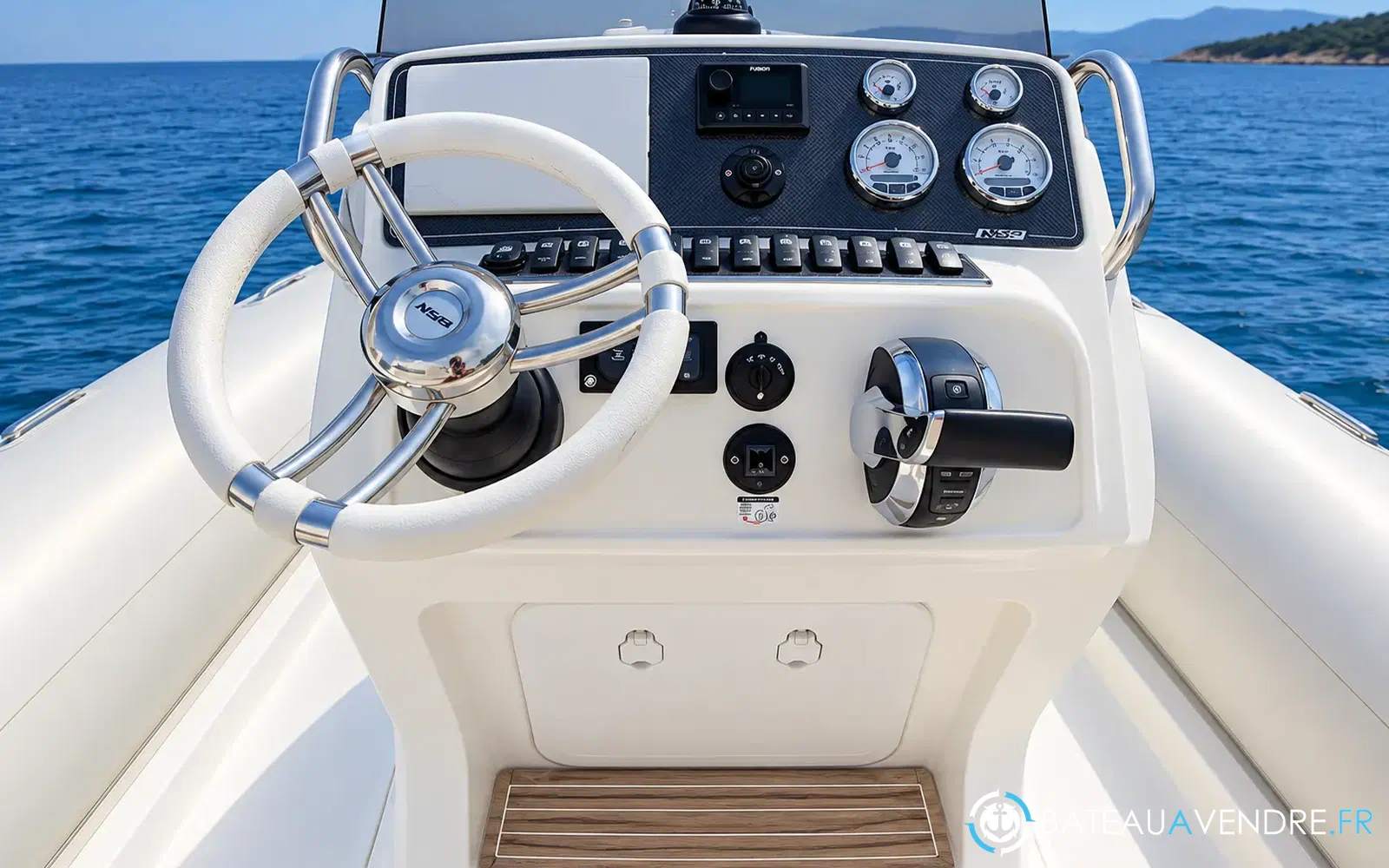 slider 3 Black Fin Elegance 8