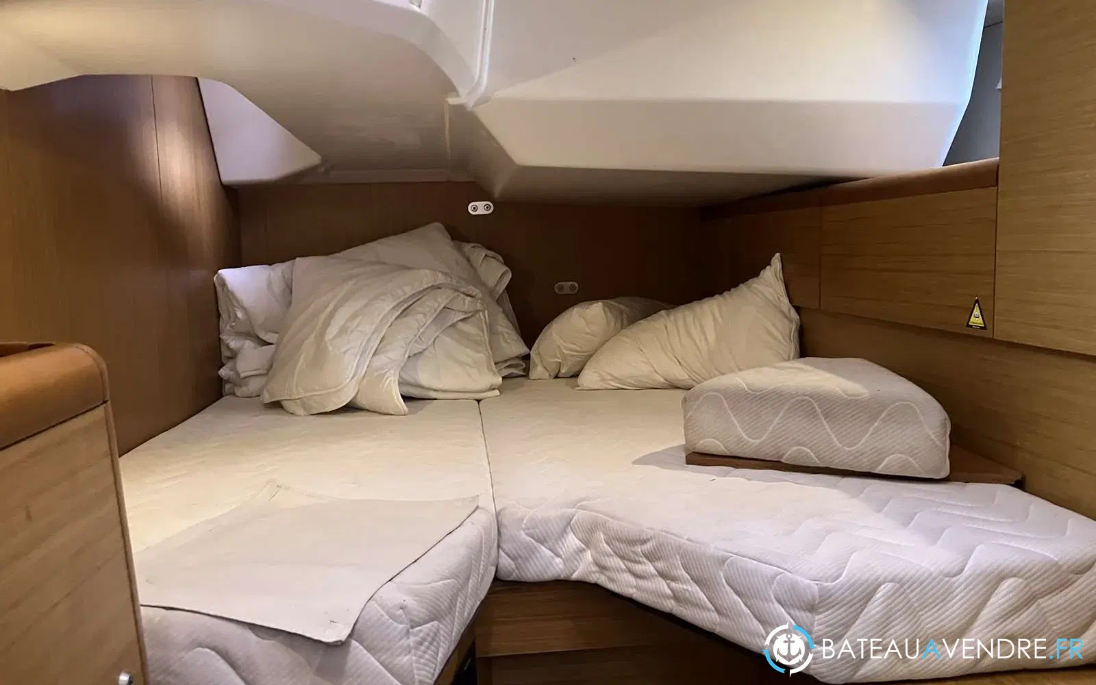 slider 66 Jeanneau Sun Odyssey 49 i
