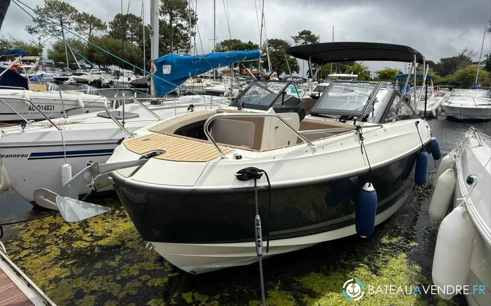 slider 5 Quicksilver Activ 755 Bowrider