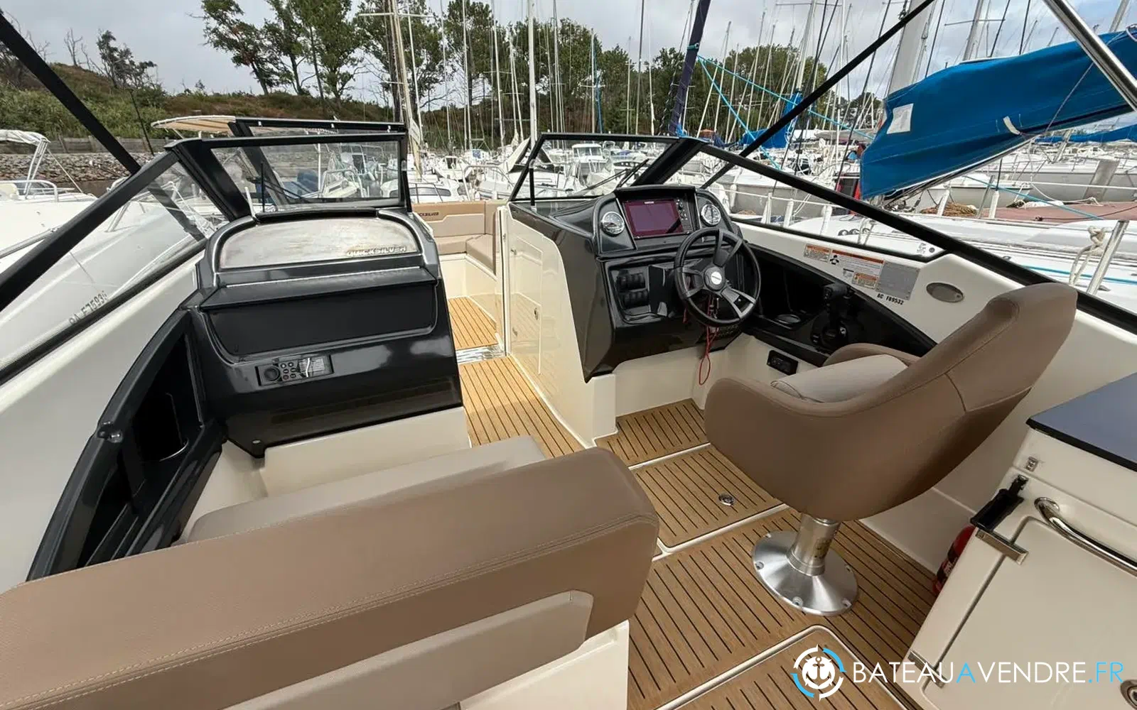 slider 7 Quicksilver Activ 755 Bowrider
