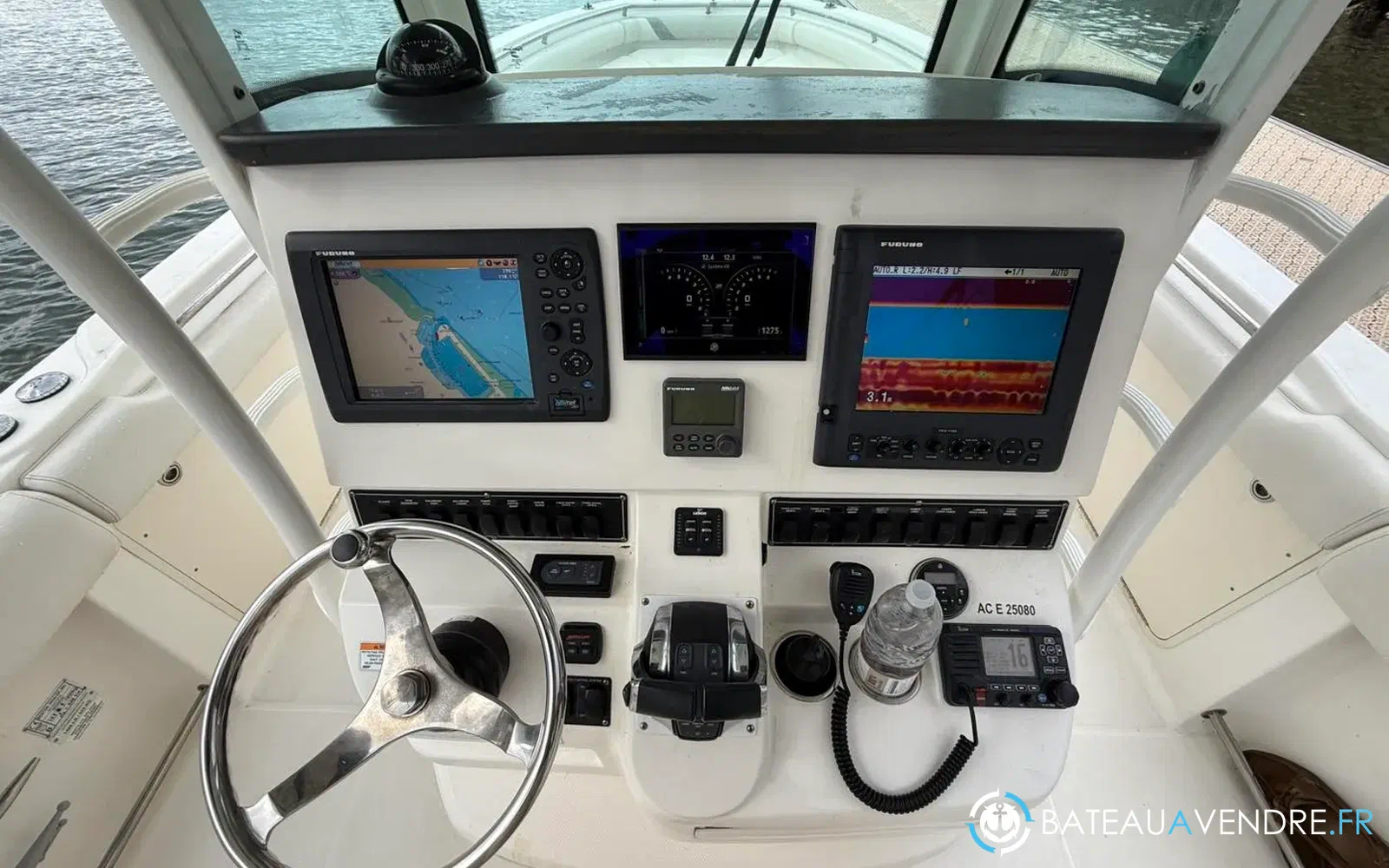 slider 19 Boston Whaler 320 Outrage