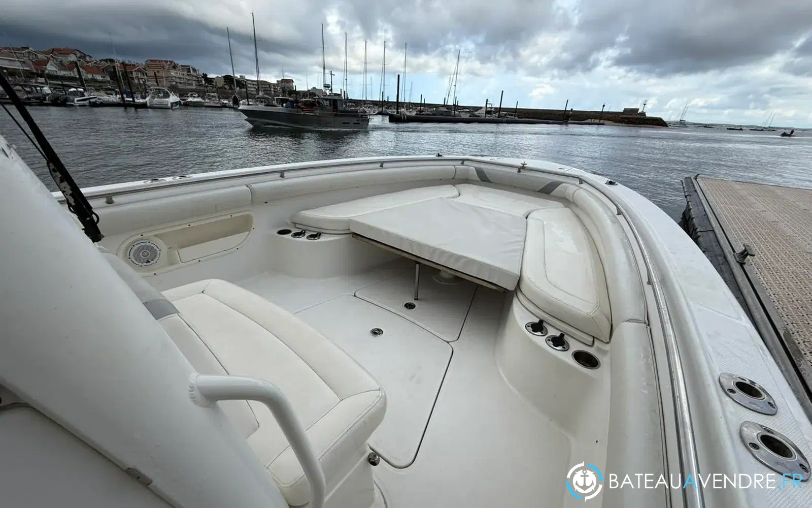 slider 23 Boston Whaler 320 Outrage