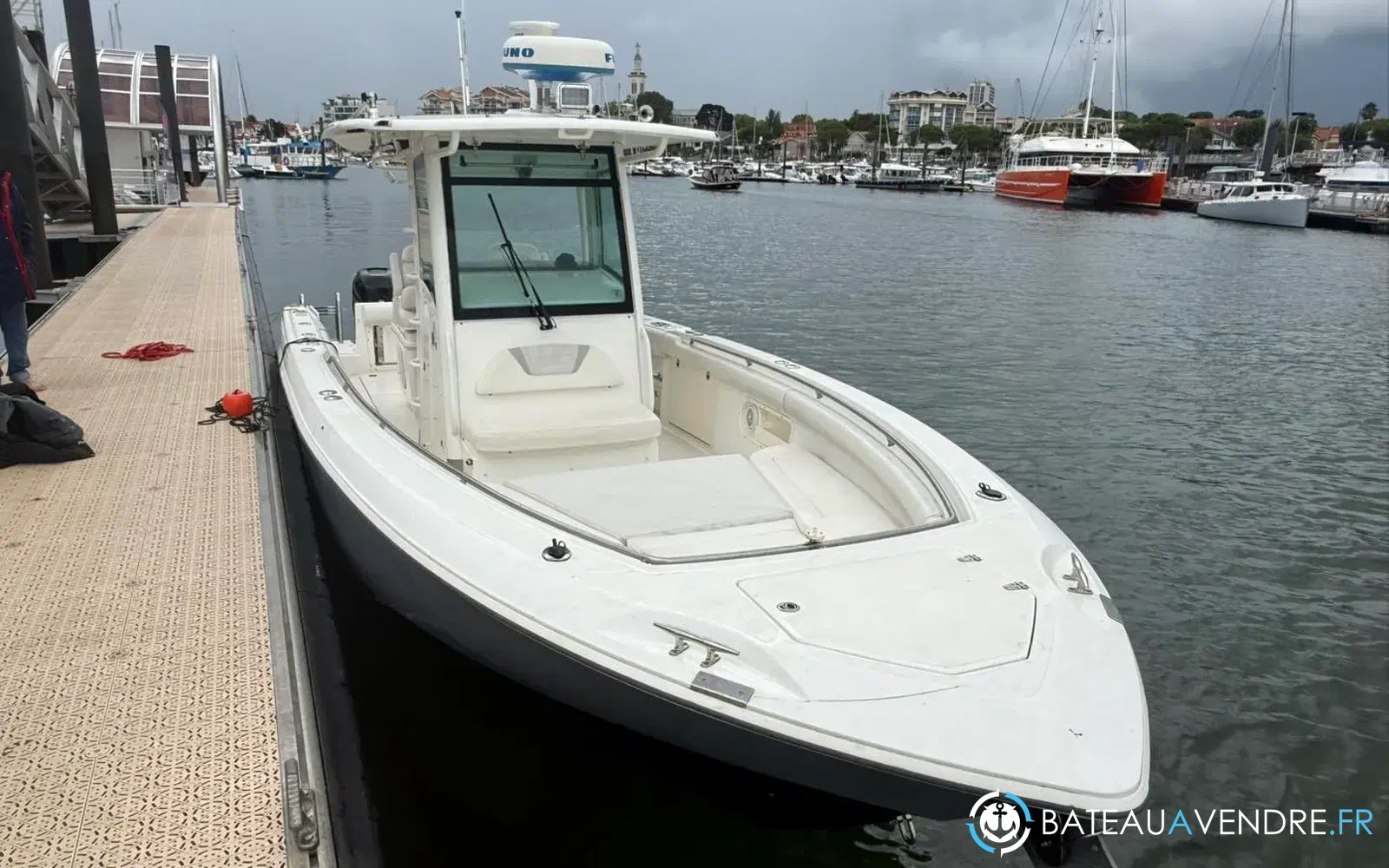 slider 25 Boston Whaler 320 Outrage