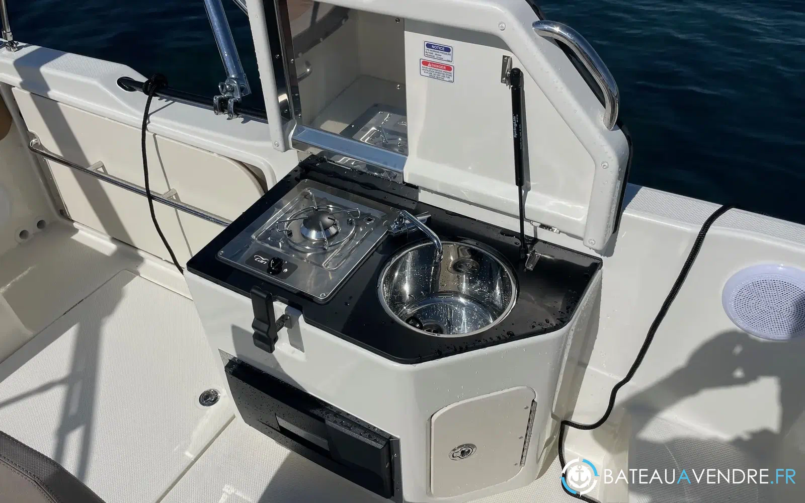 slider 11 Quicksilver Activ 755 Sundeck