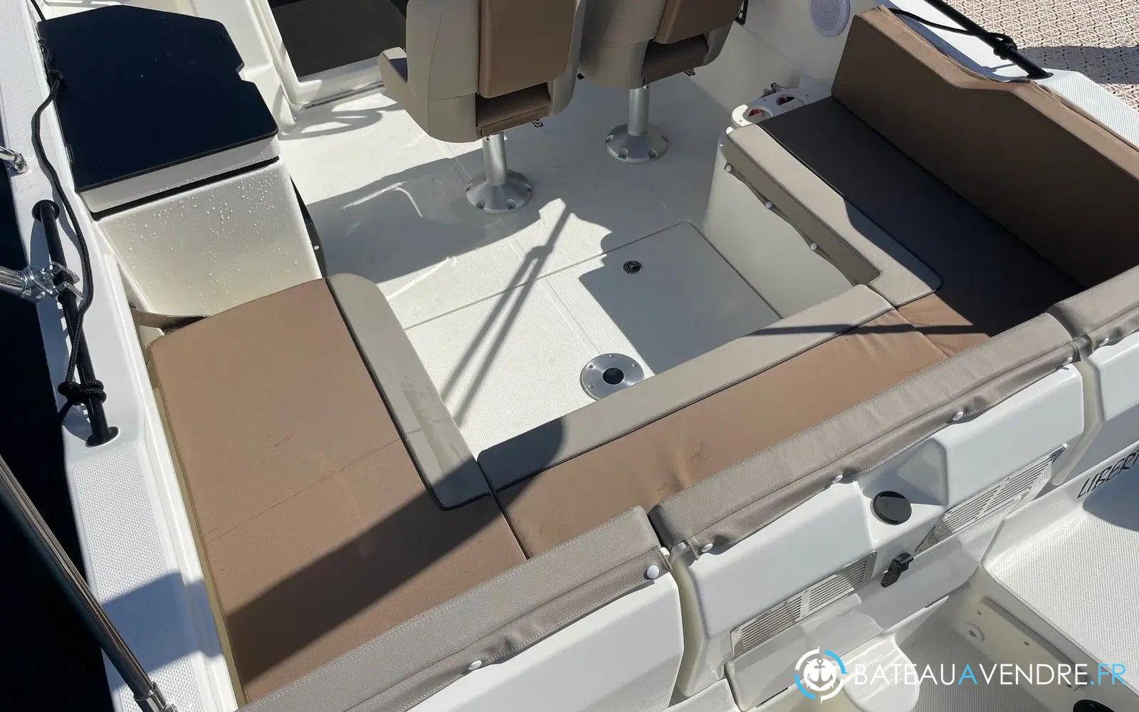 slider 15 Quicksilver Activ 755 Sundeck