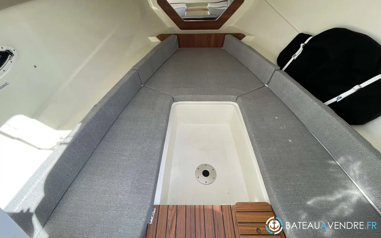 slider 16 Quicksilver Activ 755 Sundeck