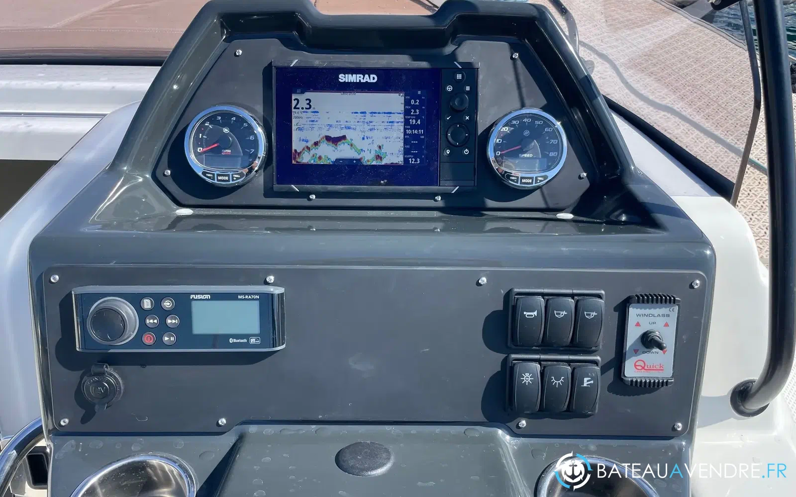 slider 8 Quicksilver Activ 755 Sundeck