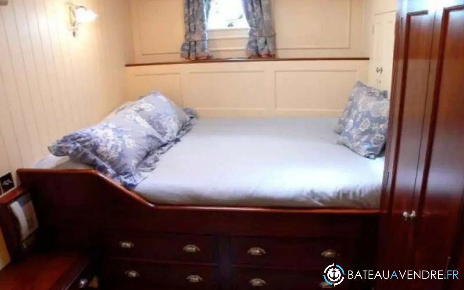 slider 10 Alexander Stephen  Sons Classic Yacht