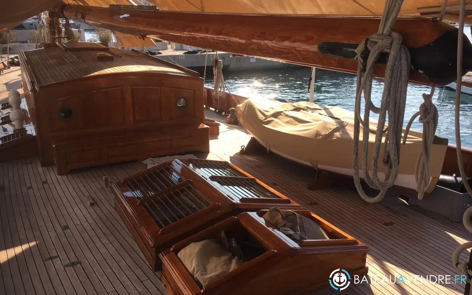 slider 30 Alexander Stephen  Sons Classic Yacht
