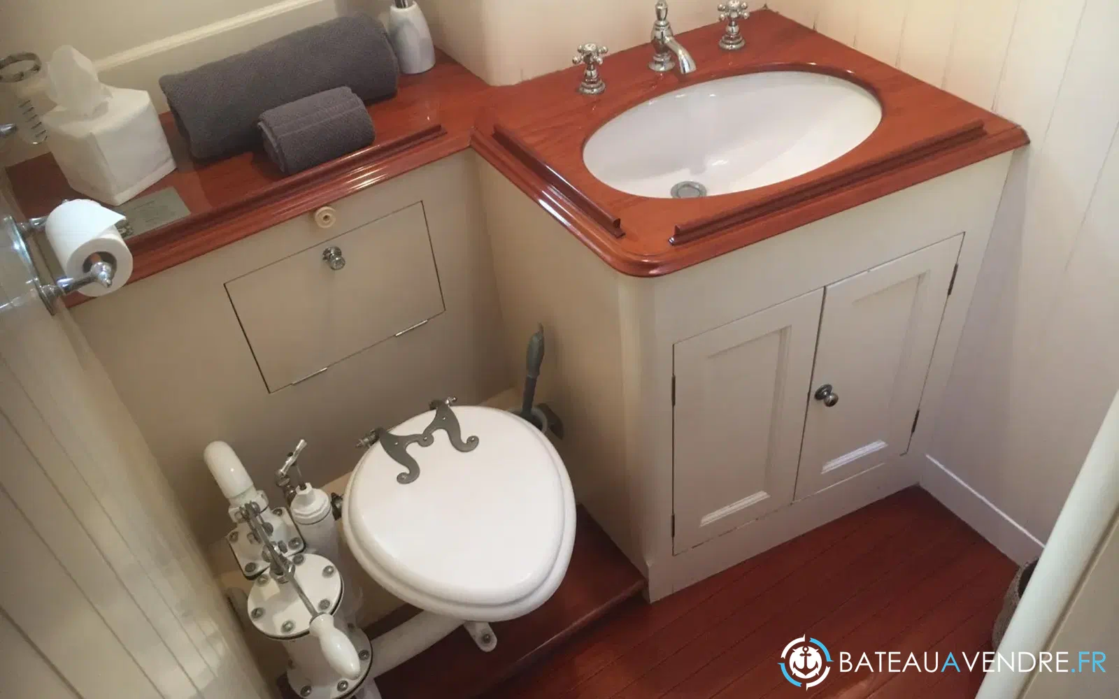 slider 31 Alexander Stephen  Sons Classic Yacht