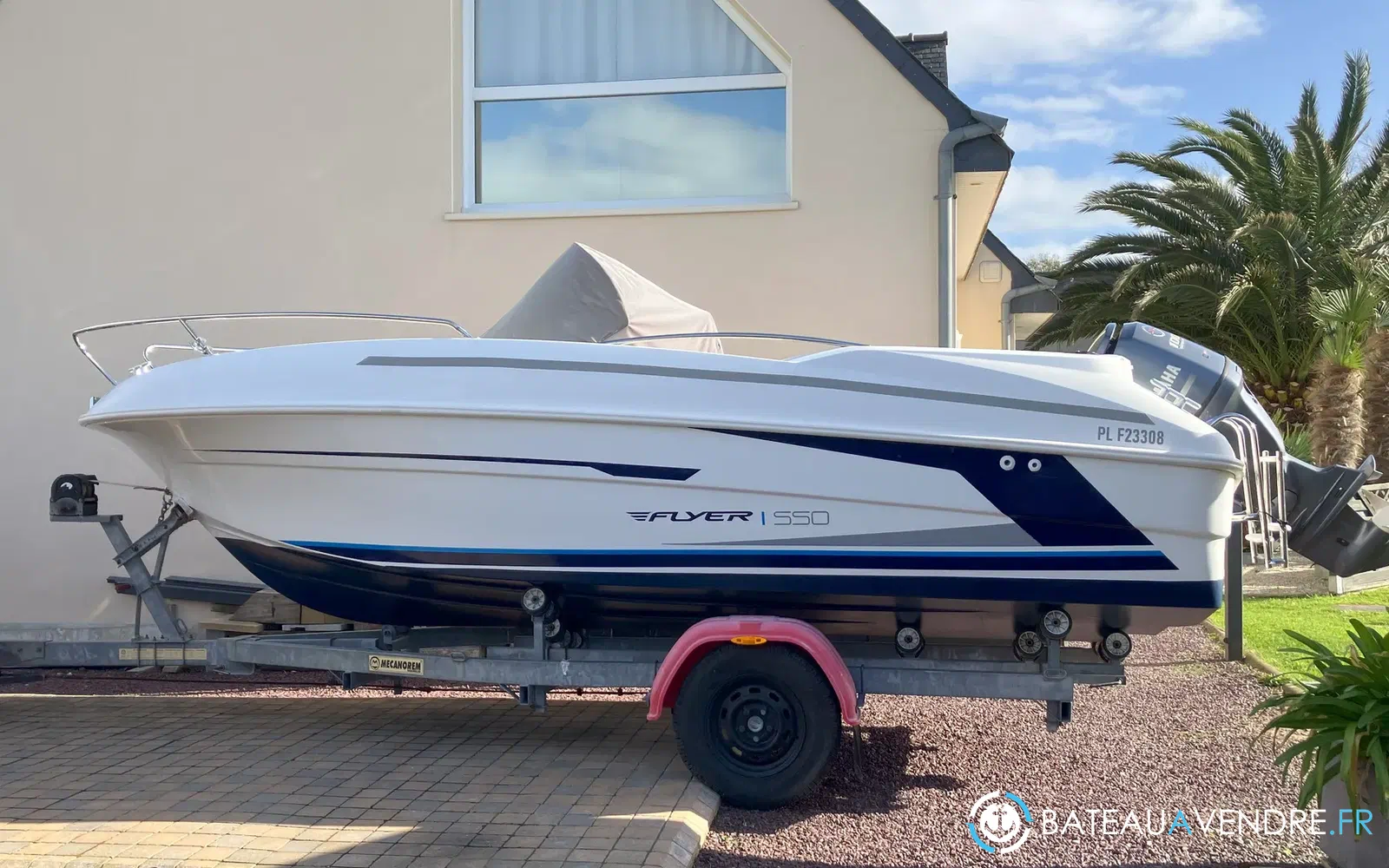 slider 1 Beneteau Flyer 550 Open S2