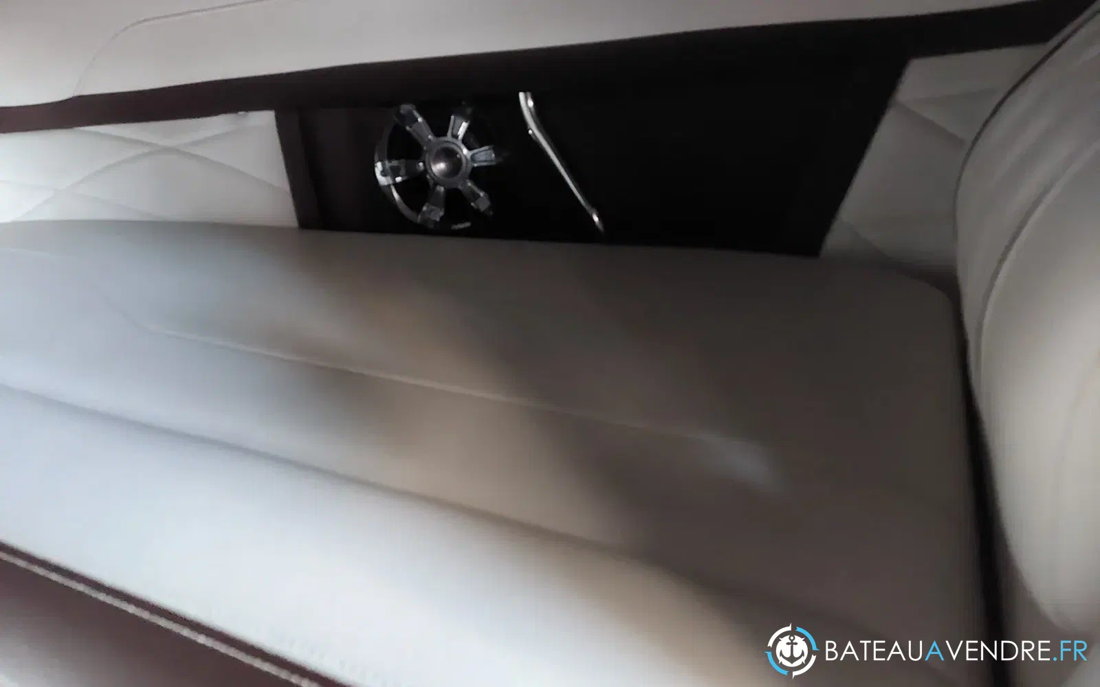slider 12 Regal 2300 bow rider