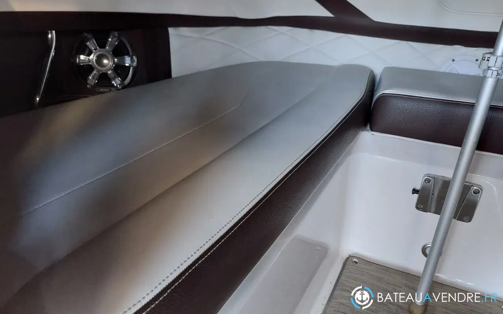 slider 15 Regal 2300 bow rider