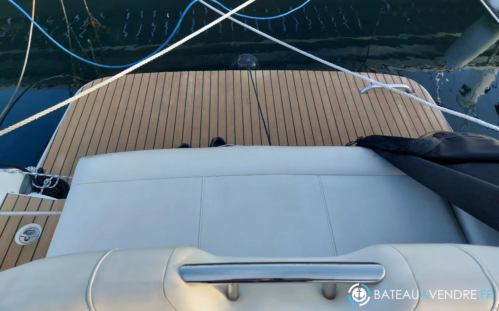 slider 2 Regal 2300 bow rider