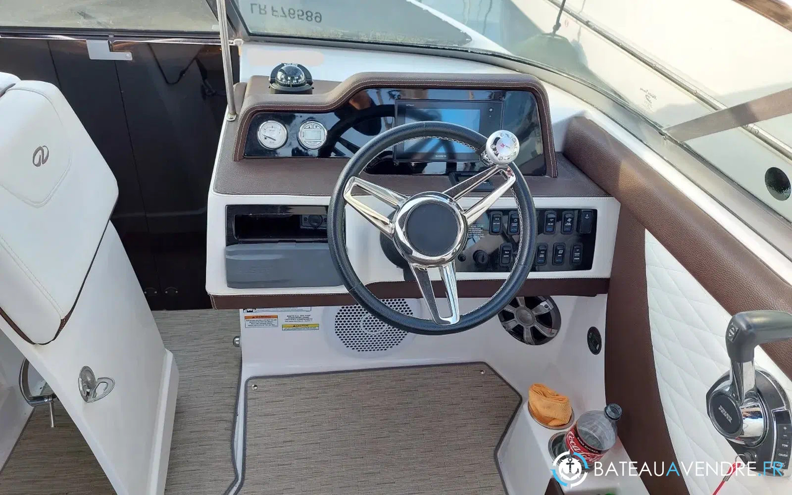 slider 4 Regal 2300 bow rider