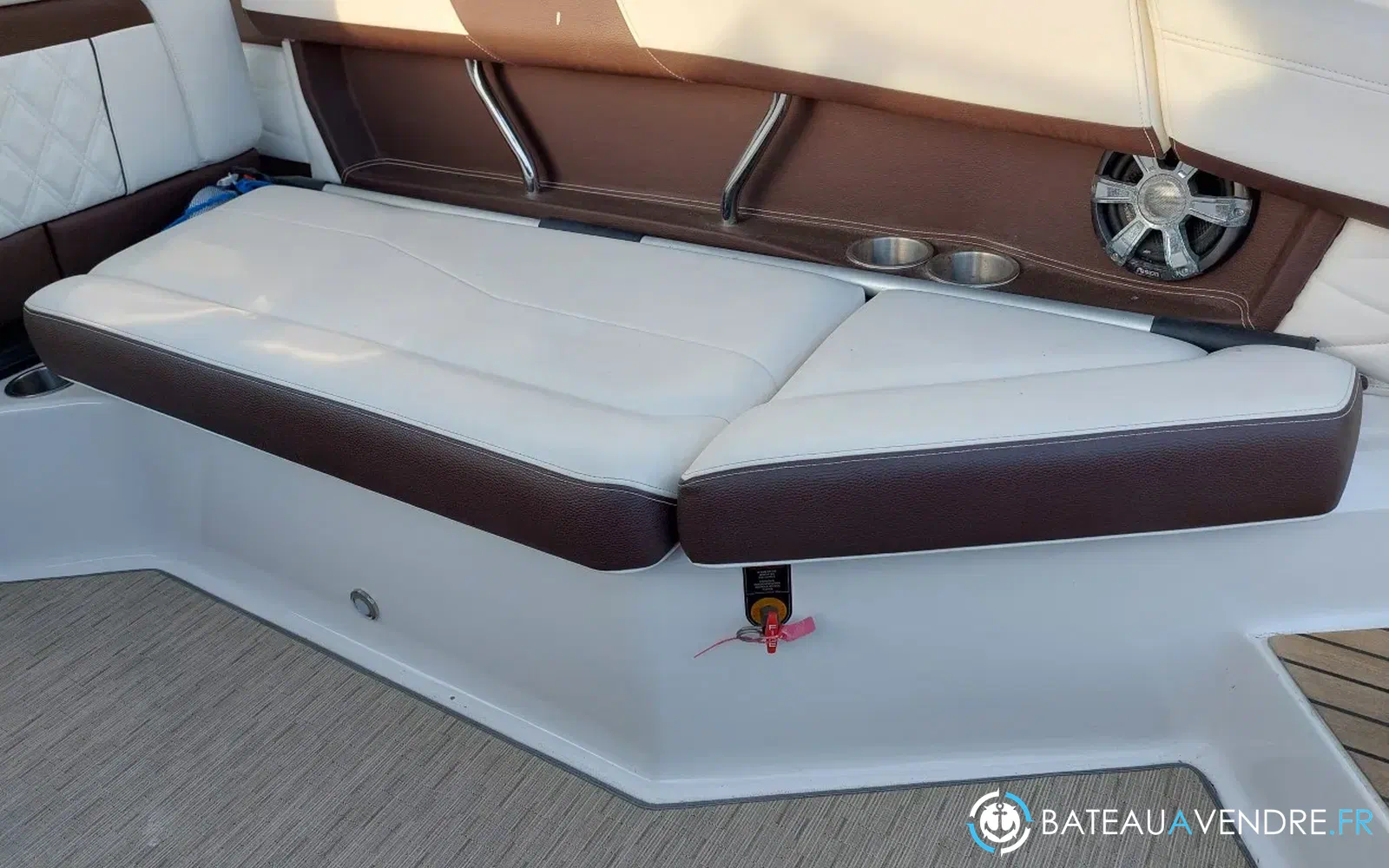 slider 6 Regal 2300 bow rider