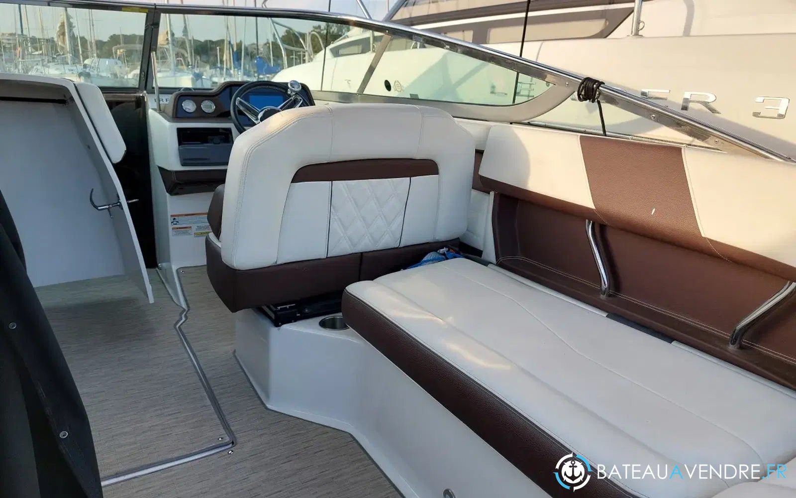 slider 8 Regal 2300 bow rider