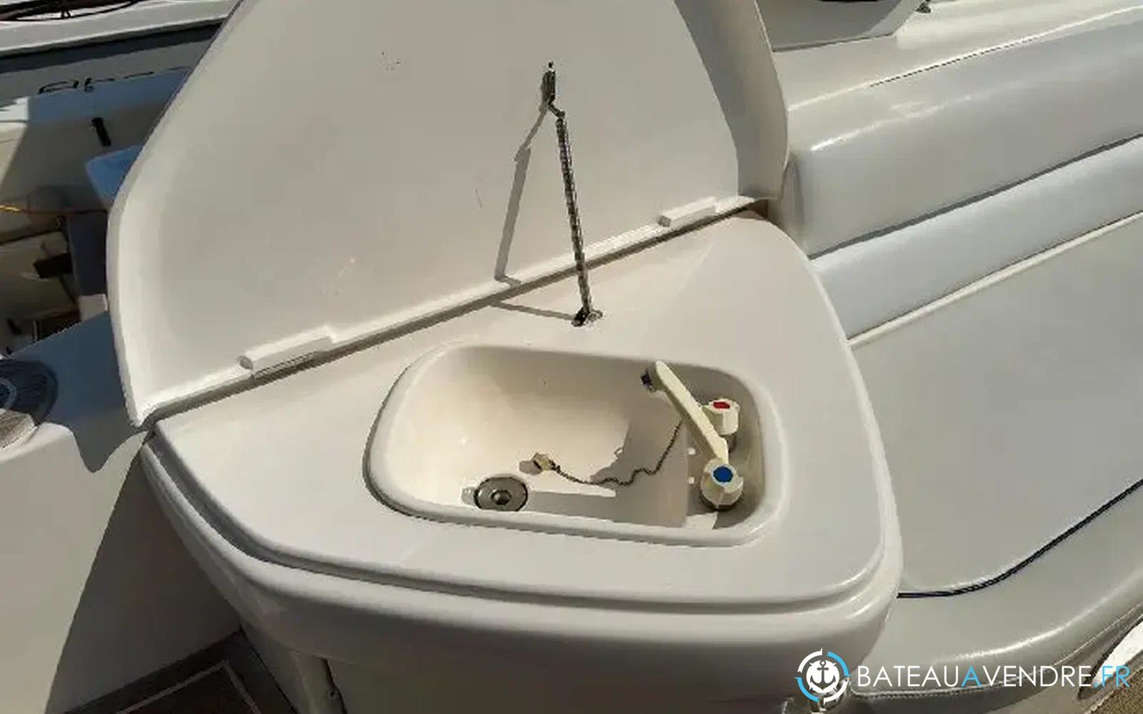 slider 10 Sealine Bolero 28