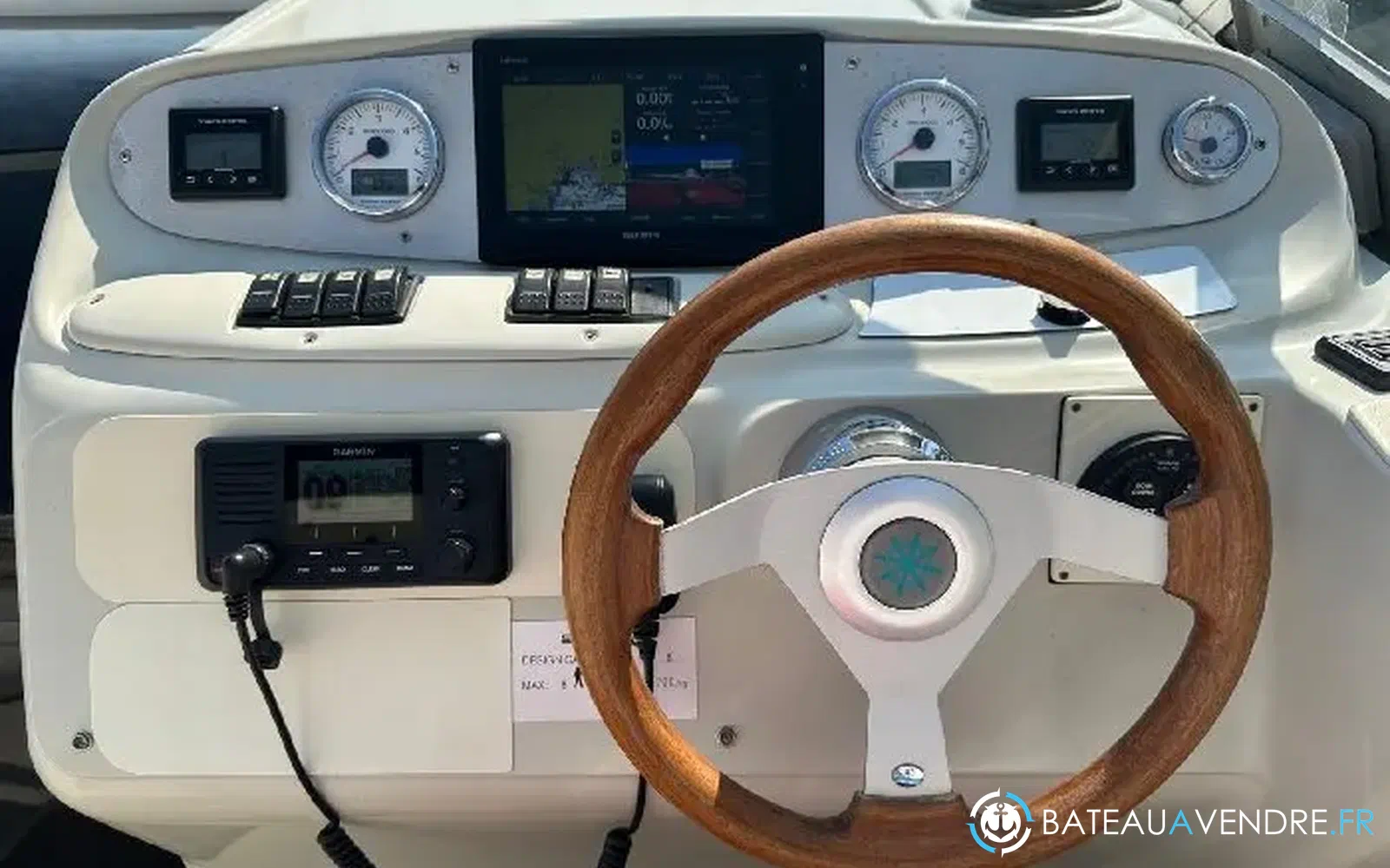 slider 13 Sealine Bolero 28