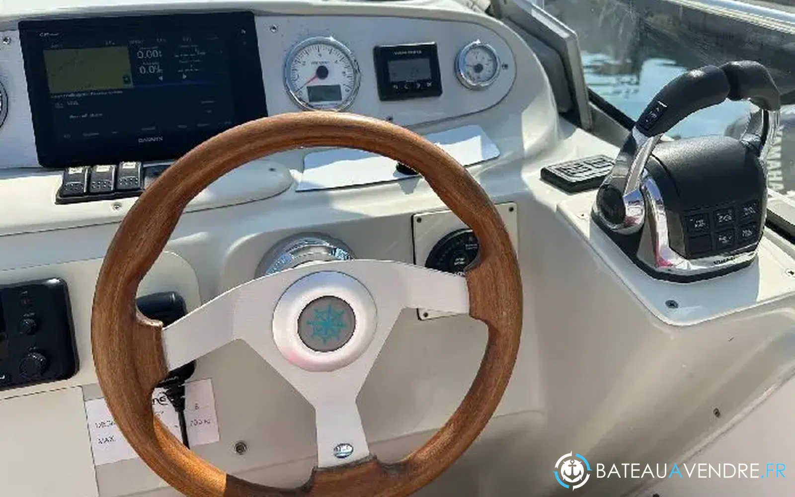 slider 15 Sealine Bolero 28