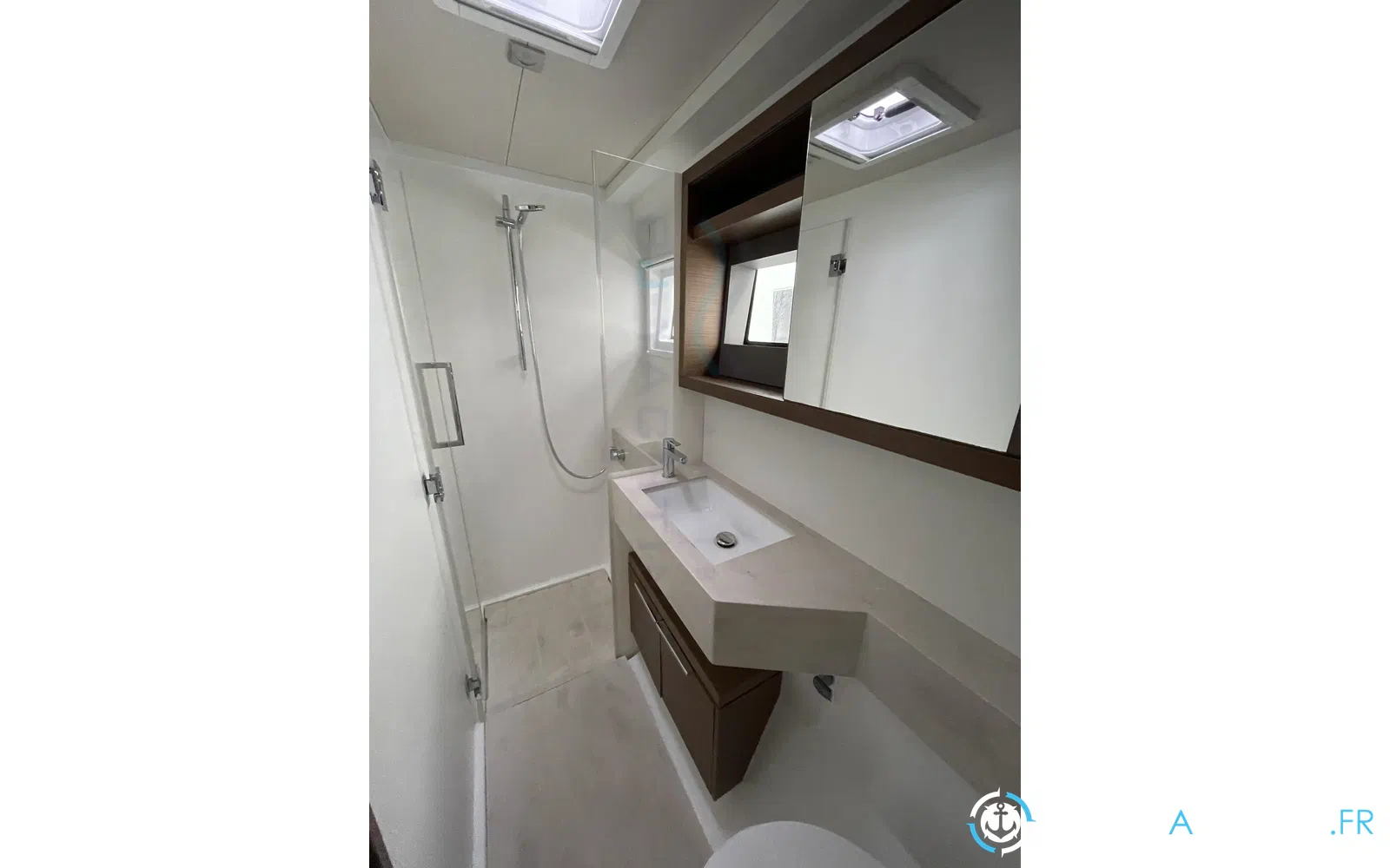 slider 3 Lagoon 50