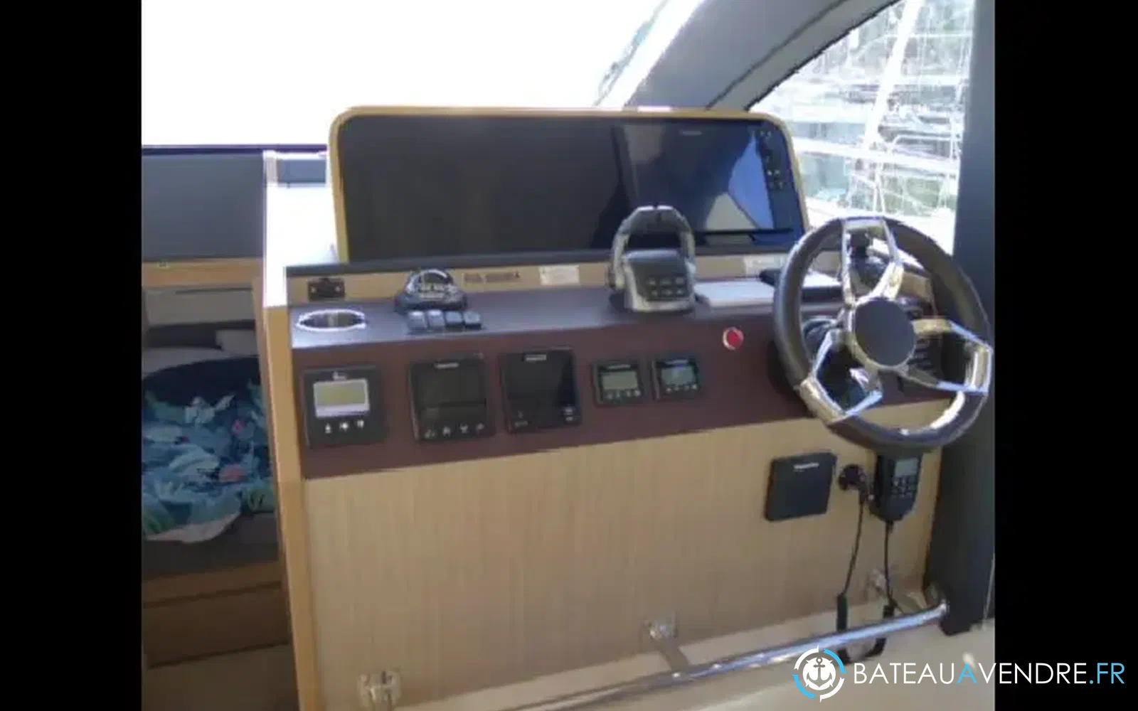 slider 26 Sealine F430
