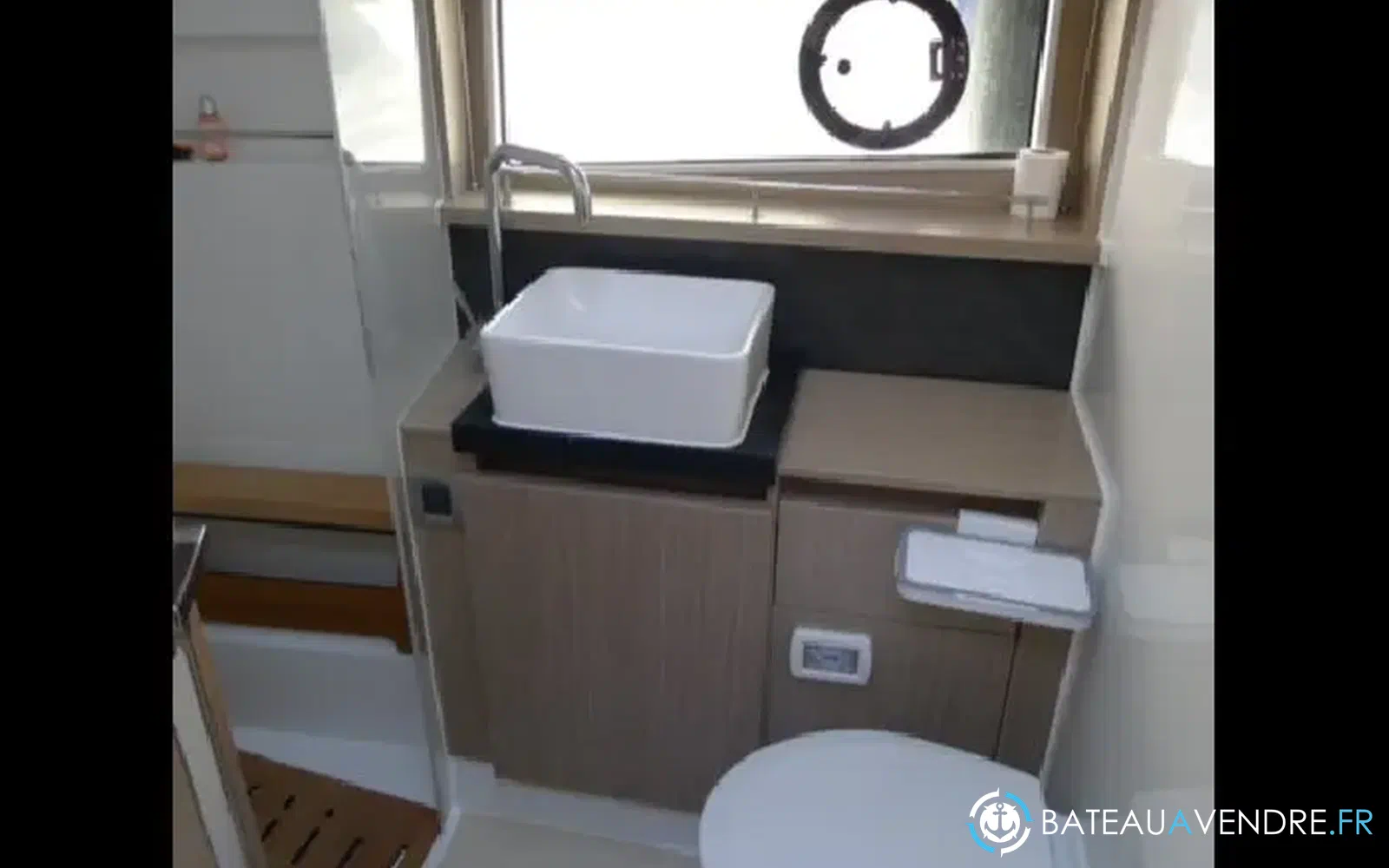 slider 33 Sealine F430