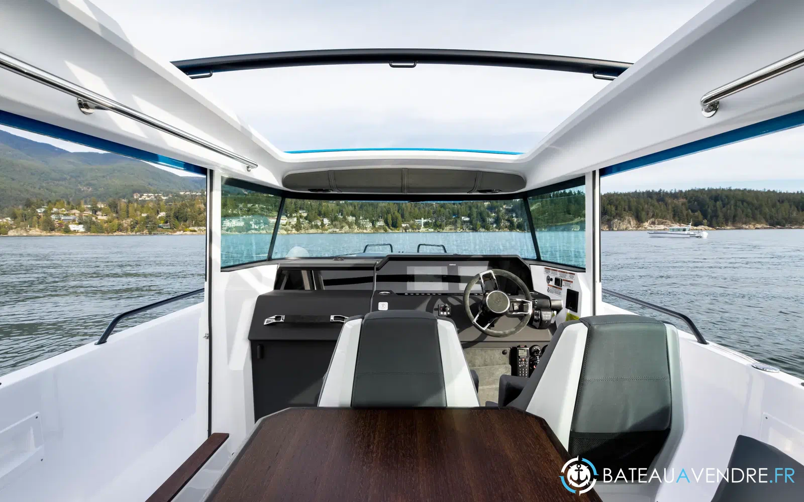 slider 11 Axopar 37 XC Cross Cabin