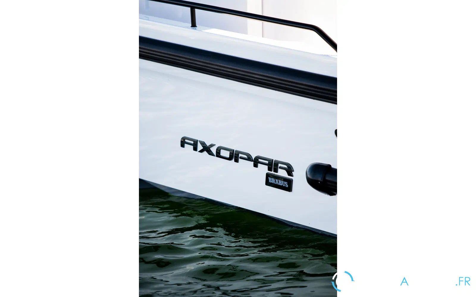 slider 18 Axopar 37 XC Cross Cabin