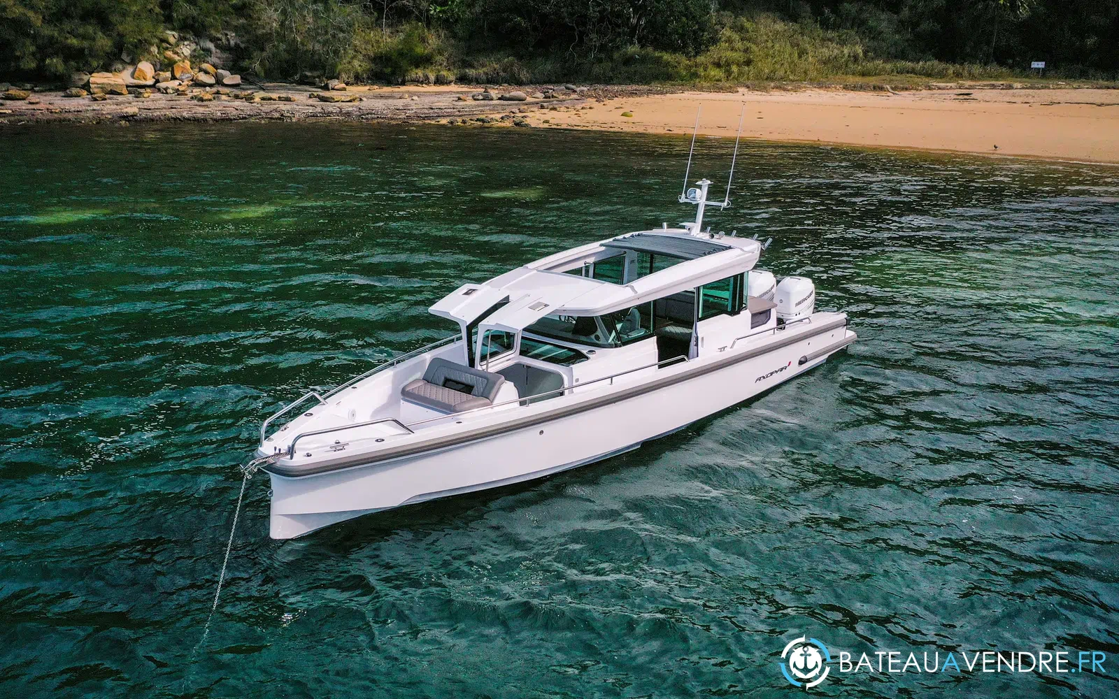 slider 1 Axopar 37 XC Cross Cabin