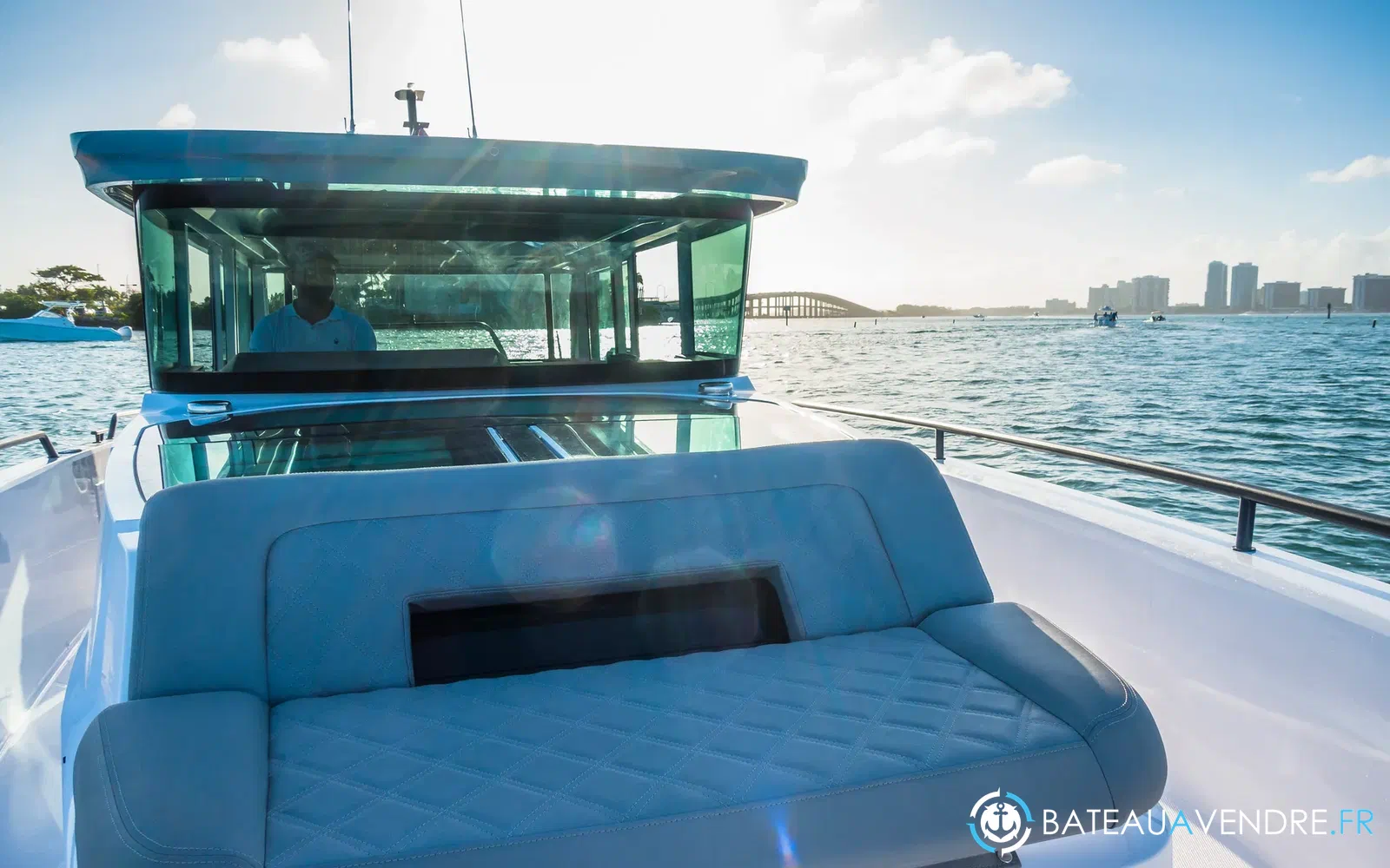 slider 2 Axopar 37 XC Cross Cabin