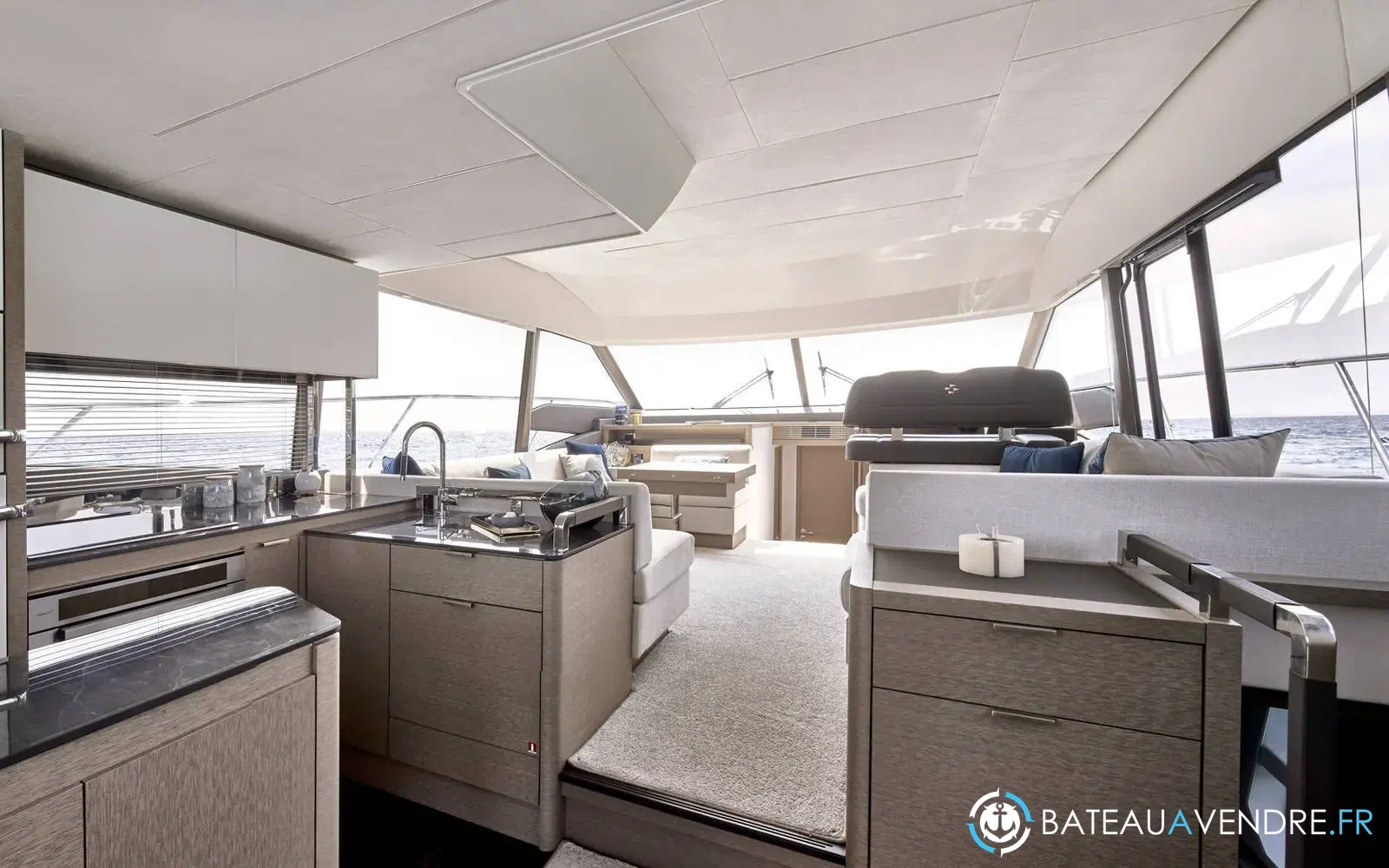 slider 3 Prestige Yachts 590 Fly