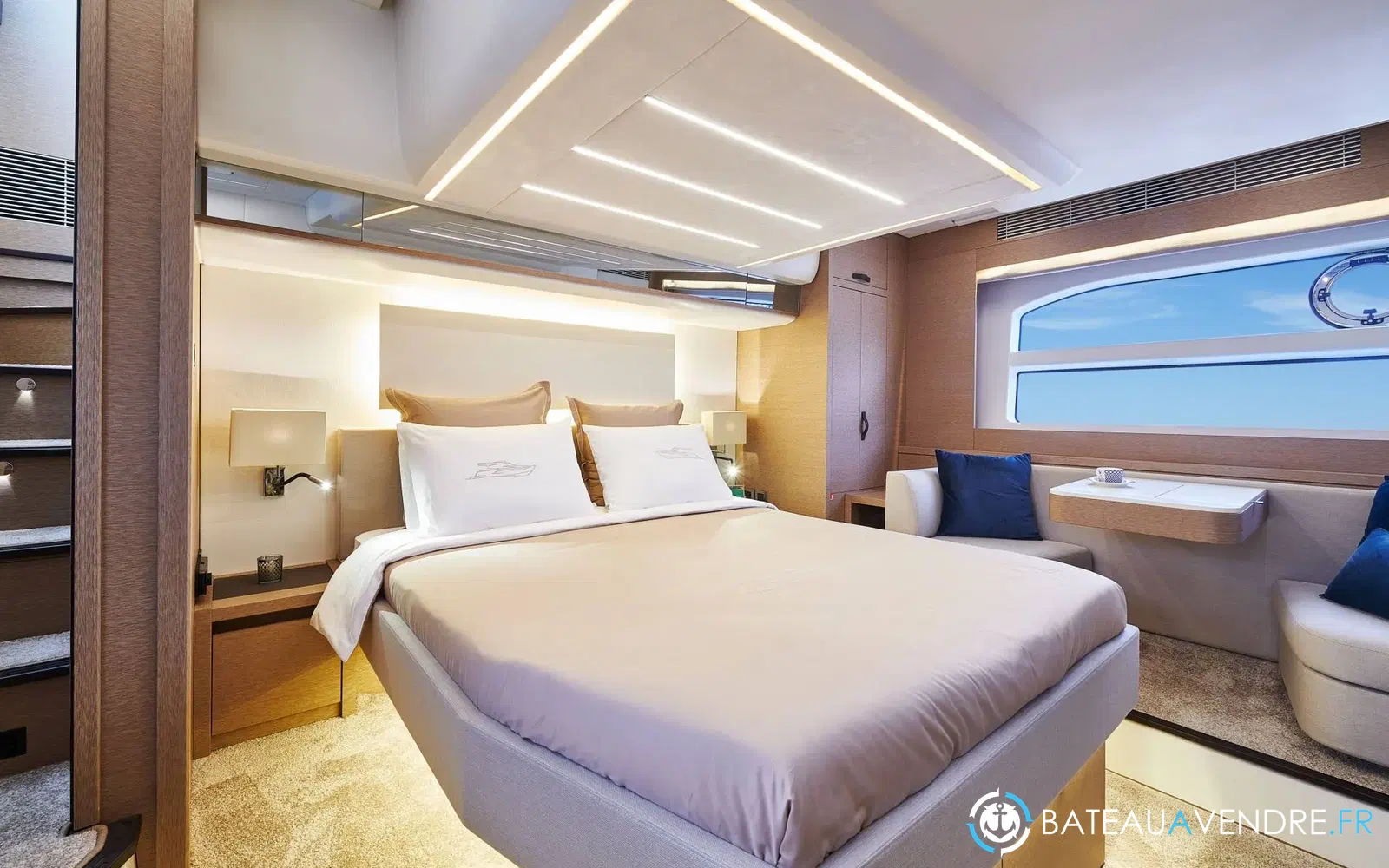 slider 6 Prestige Yachts 590 Fly