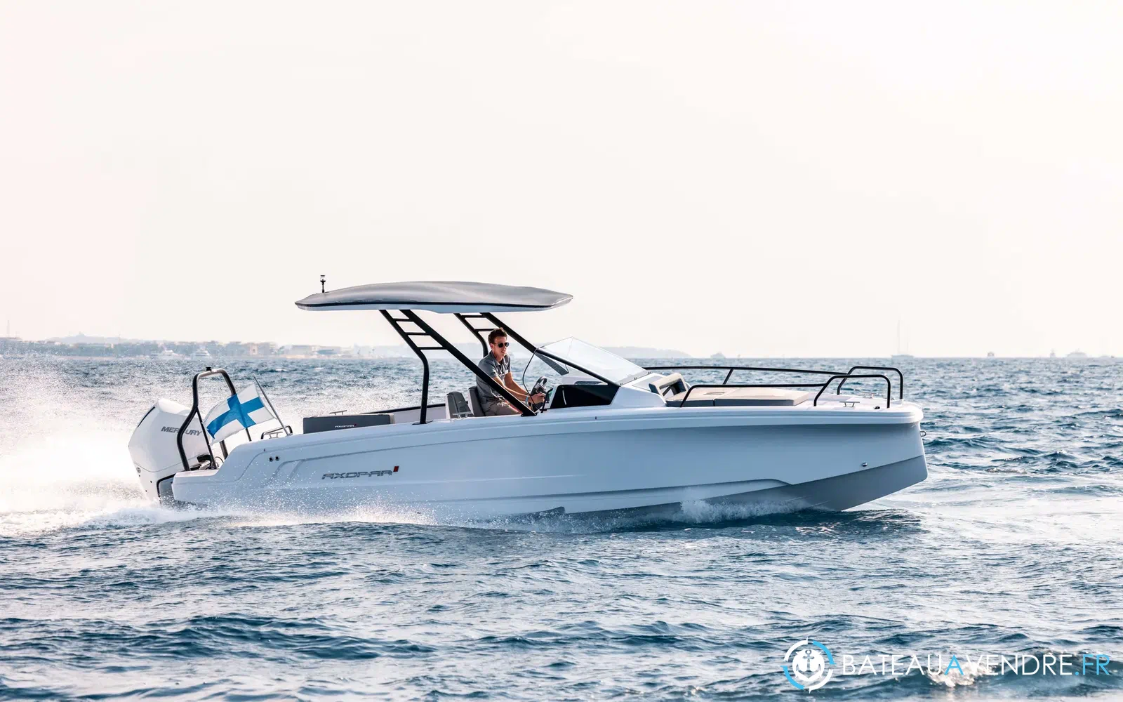 slider 13 Axopar 25 Cross Top
